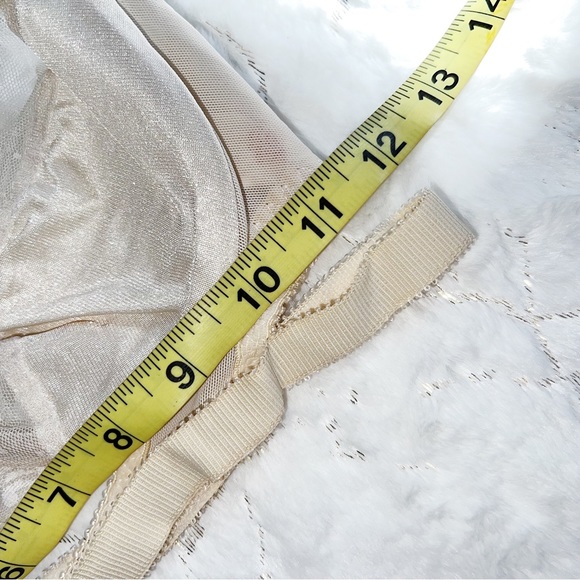 Vintage lace tan Bra with under strap Size 34B - Picture 6 of 10